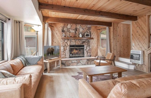 Peter Pan House | Cozy Cabin, pet friendly, minutes boat launch and ski resort! Parking for 3 cars