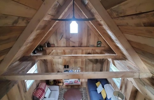 London Cabin | Cozy Cabin retreat