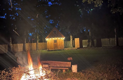 London Cabin | Cozy Cabin retreat