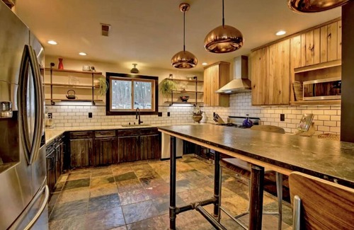 Holmes Cabin | Cozy Cabin Retreat - Close to lakes, hiking trails. Pet-Friendly, w hot tub
