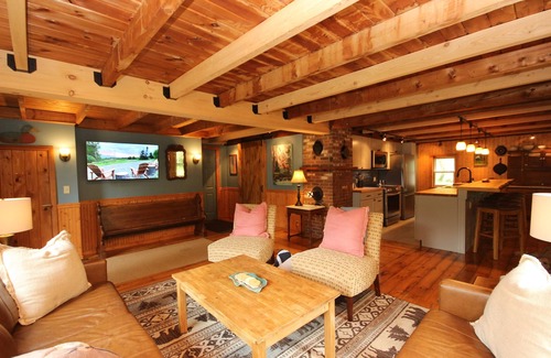 Morrisville House | Cozy Cabin Retreat in Scenic Elmore, Vermont