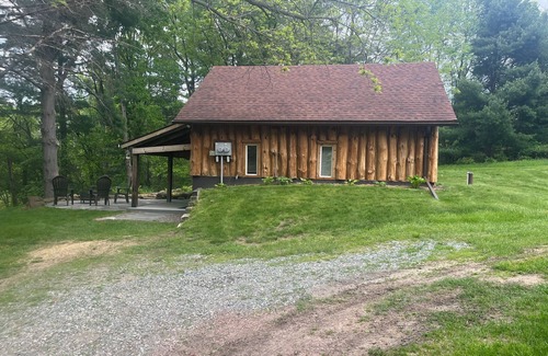 Strum Cabin | Cozy Cabin Retreat