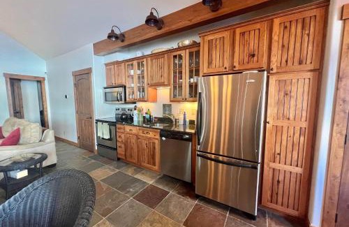 Grand Lake House | Cozy Cabin Retreat