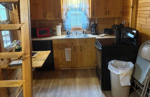 Mammoth Cave Cabin | Cozy Cabin Retreat w/Hot Tub & Disc Golf — Minutes from Mammoth Cave