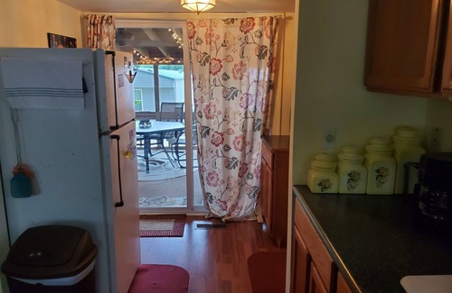 Gravois Mills House | Cozy Cabin steps from the shoreline