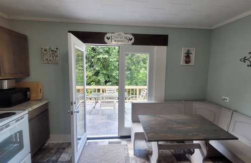 Mount Airy Apartment | Cozy cabin styled over-garage apartment-walking distance from downtown Mayberry!