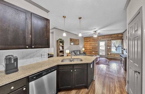Sand Ridge Apartment | Cozy cabin themed one bedroom apt fast wifi pool gated