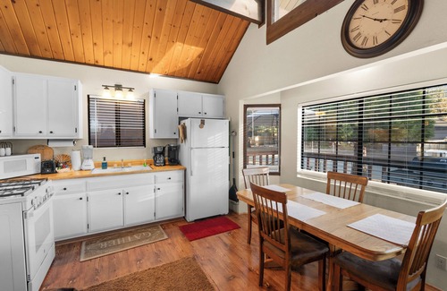 Woodlands Cabin | Cozy Cabin