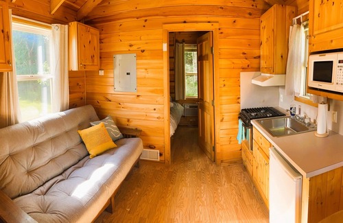 Fort Ann Cabin | Cozy Cabin