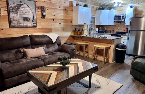 Jacksonville Cabin | Cozy Cabin