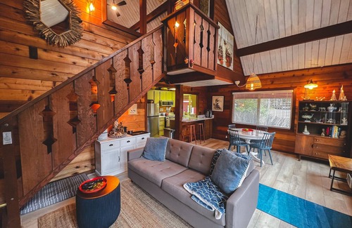 Long Beach Cabin | Cozy Cabin w/6 minute walk to the beach!