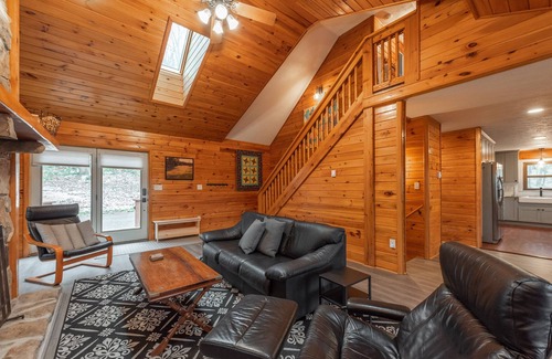 McHenry House | Cozy Cabin w/Fireplaces, Sauna & Firepit