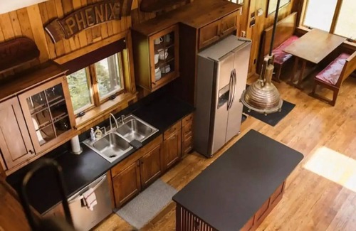 Jefferson Township Ski Chalet | Cozy Cabin w/Hot Tub & Indoor Fireplace