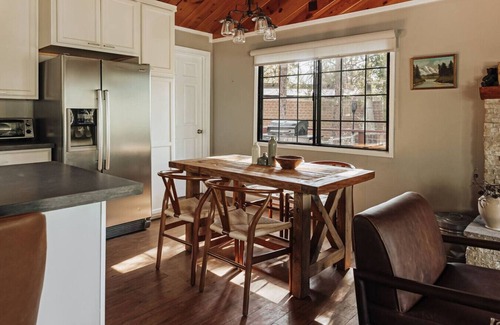 Moonridge Cabin | Cozy Cabin w/Hot Tub, EV, Mountain Views & BBQ