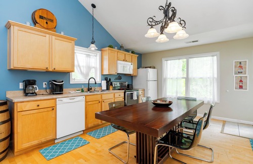 Taylorsville Cabin | Cozy cabin w/pool & hot tub! Close to Taylorsville Lake Marina & Bourbon Trails