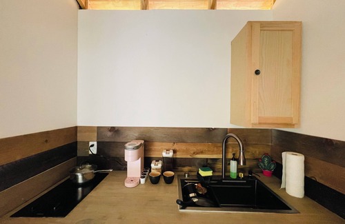 Homestead Cabin | Cozy cabin with 1 bedroom and WiFi, AC in lovely Homestead