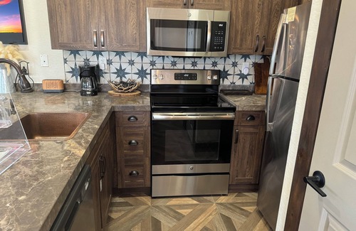 River Ranch Cabin | Cozy cabin with 2 bedrooms and WiFi, AC in soothing River Ranch