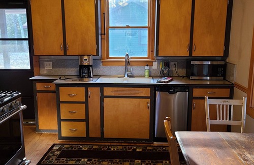 Sayner House | Cozy Cabin with a sunset view