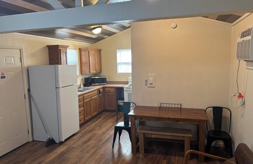 Warsaw Cabin | Cozy cabin with AC and WiFi in charming Warsaw near Truman Lake, MO