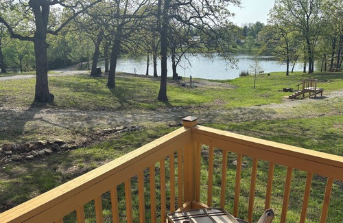 Warsaw Cabin | Cozy cabin with AC and WiFi in charming Warsaw near Truman Lake, MO