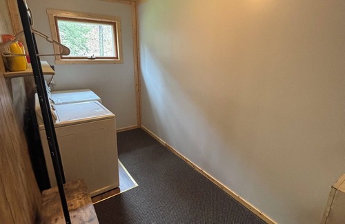 Farrandsville Cabin | Cozy cabin with AC in phenomenal Waterville