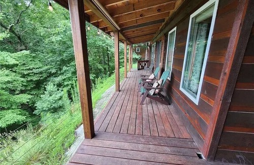 Ellijay Cabin | Cozy Cabin with Amazing Long-Range View