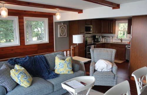 Darwin Cabin | Cozy cabin with beautiful view right on the lake