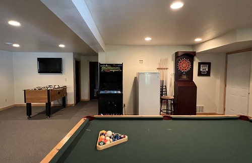 Perkinstown Cabin | Cozy Cabin with Bunkhouse on Lake Kathryn