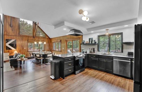 Albrightsville Ski Chalet | Cozy Cabin with Hot Tub, Pets, Lake