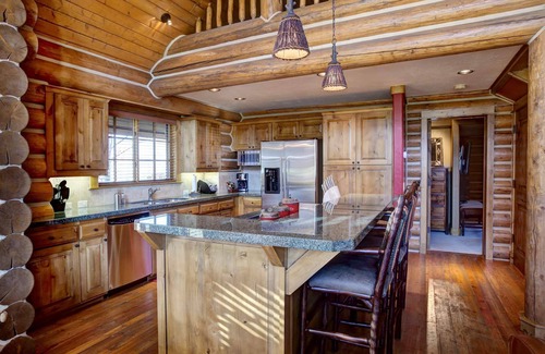 Victor Cabin | Cozy cabin with hot tub and resort amenity access