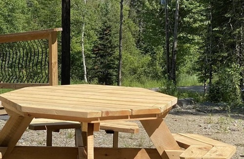 Franklin County Cabin | Cozy Cabin with Mountain Views! 1 mi to Flaggstaff Lake! Hike, boat & swim!