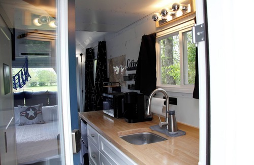 Welda Cabin | Cozy cabin with queen memory foam bed in peaceful spot outside town