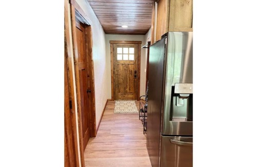 Bonners Ferry Cabin | Cozy Cabin with river view and access