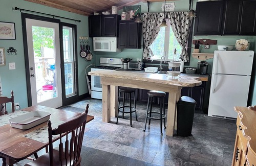 Tellico Plains Cabin | Cozy cabin with a million dollar view of the Cherokee Mountains