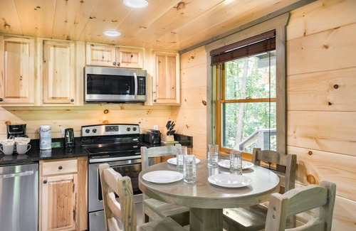 Pittman Center Cabin | Cozy cabin with views, hot tub, fireplace & serenity.