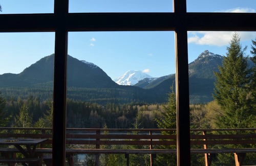 Packwood Cabin | Cozy cabin with views of Mt. Rainier & the Cowlitz river.