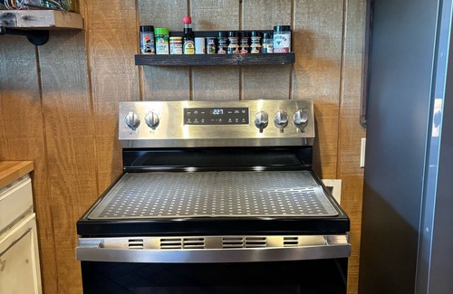 Rupert Cabin | Cozy cabin with WiFi and AC in charming Butler Private getaway on large acerage