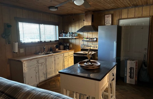 Rupert Cabin | Cozy cabin with WiFi and AC in charming Butler Private getaway on large acerage