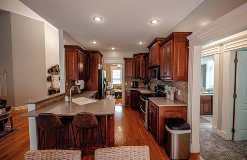 Andrew County House | Cozy Cactus Retreat-Family Friendly 4 bed/2bath near St. Joseph/Savannah, MO
