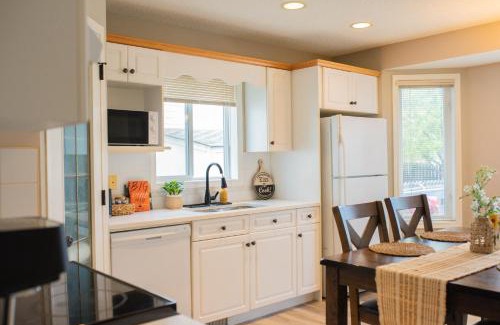Country Hills Apartment | Cozy Calgary Hideaway