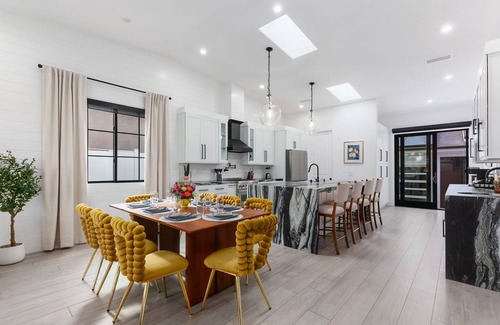 North Clairemont House | Cozy California Modern Farmhouse Sauna + Hot tub + Outdoor living + Relax