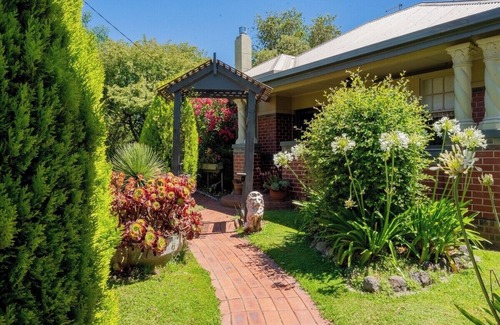 Kennington House | Cozy Californian Bungalow, Bendigo