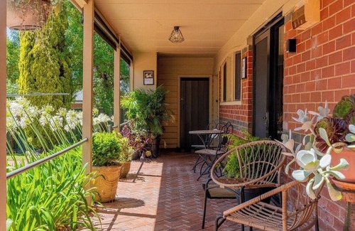 Kennington House | Cozy Californian Bungalow, Bendigo