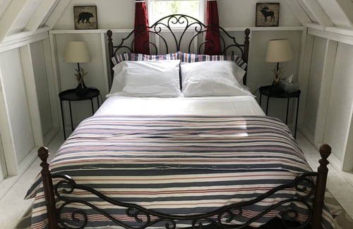 St. Charles Cabin | Cozy Camp Cottage at Glamping St. Louis