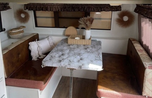 Speedwell RV Rental | Cozy camper 20 feet from Norris lake