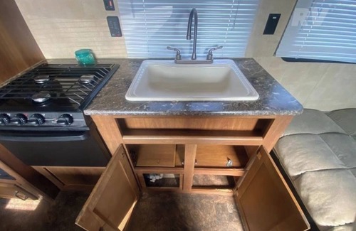 Pulaski House | Cozy Camper near the DESIRED Sportsman's Pool!