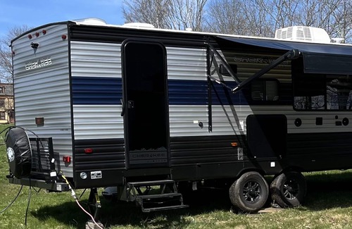 Graniteville House | Cozy camper, sleeps 6 comfortably.