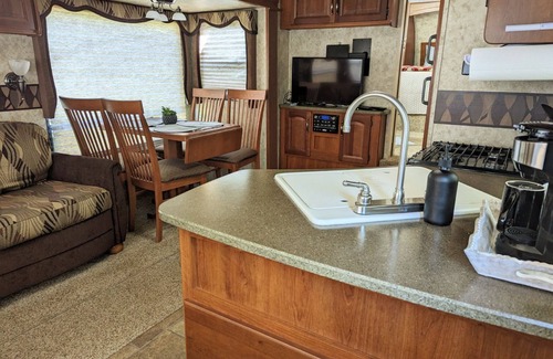 Paris RV Rental | Cozy camper w/fire pit, only 17 min from KY Lake!