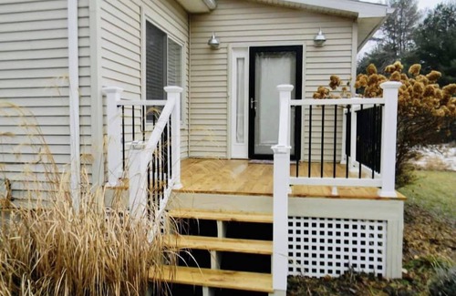 Canadian Lakes Cottage | Cozy Canadian lakes cottage (Pet friendly)