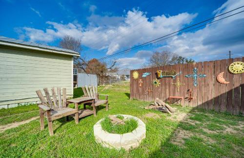 Canyon Lake House | Cozy Canyon Lake Cottage Rental with Private Hot Tub